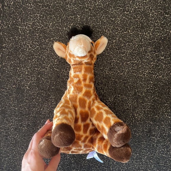 Destination Nation Giraffe Stuffed Animal - Picture 4 of 5